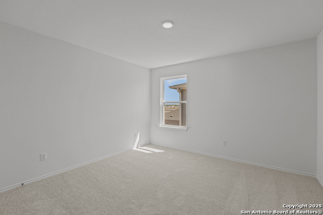 Image 5 of 32 For 928 Heartseed Avenue