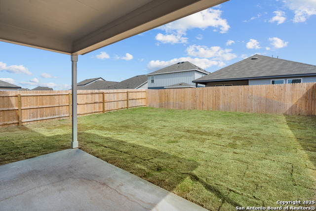 Image 13 of 31 For 921 Heartseed Avenue