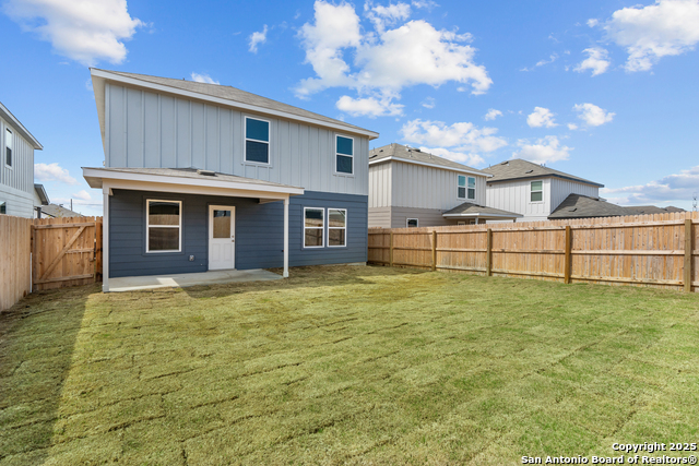 Image 14 of 31 For 921 Heartseed Avenue