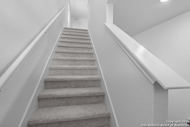 Image 16 of 31 For 921 Heartseed Avenue