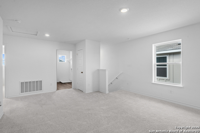 Image 18 of 31 For 921 Heartseed Avenue