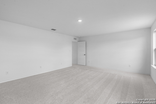 Image 22 of 31 For 921 Heartseed Avenue