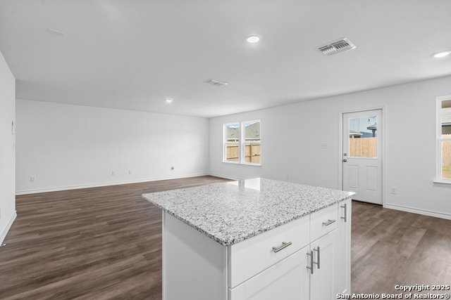 Image 27 of 31 For 921 Heartseed Avenue