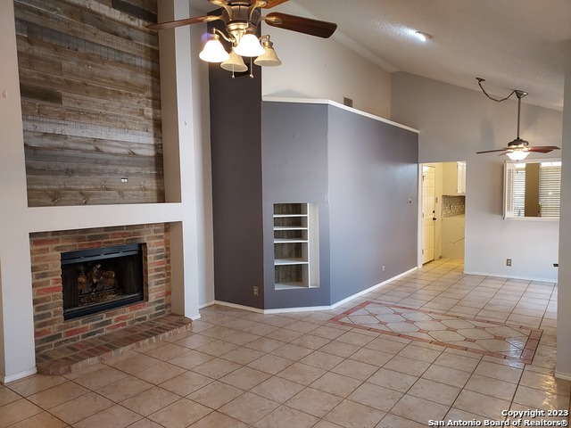 Image 7 of 19 For 5854 Spring Cabin