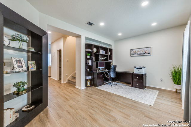 Image 3 of 33 For 1510 Eagle Glen
