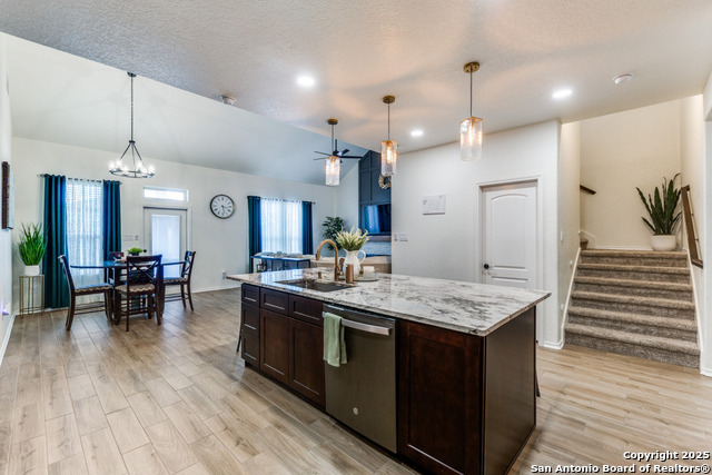 Image 4 of 33 For 1510 Eagle Glen