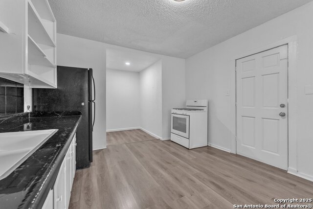 Image 17 of 30 For 402 Ada  1