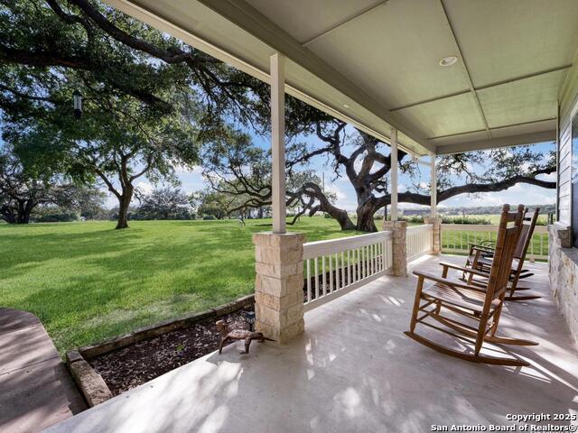 Image 22 of 30 For 205 Whispering Oaks