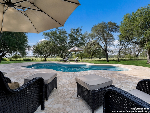 Image 25 of 30 For 205 Whispering Oaks