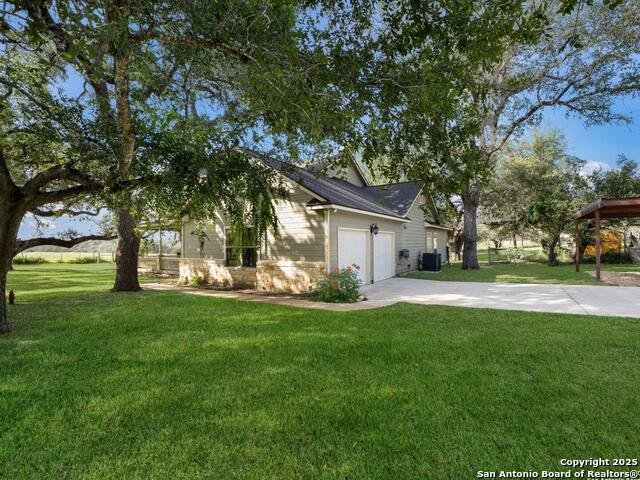 Image 3 of 30 For 205 Whispering Oaks