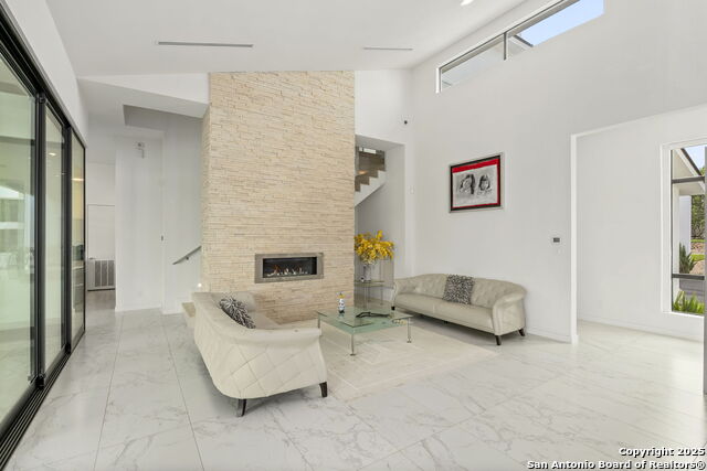 Listing photo id 8 for 1110 Marchesi