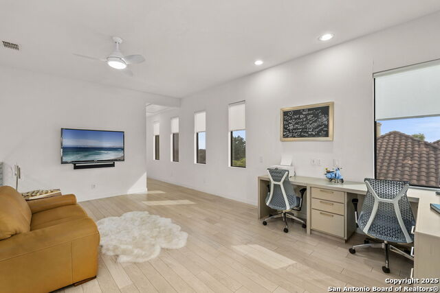 Listing photo id 27 for 1110 Marchesi