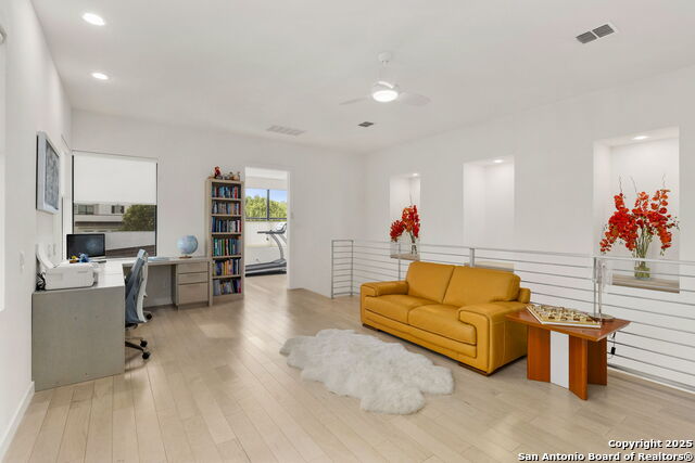 Listing photo id 28 for 1110 Marchesi