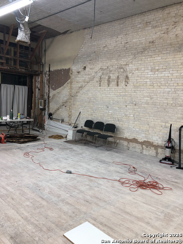 Listing photo id 4 for 419 Saint George