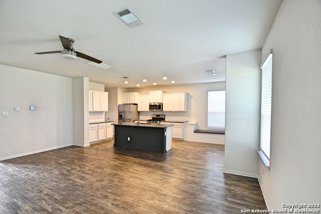 Listing photo id 12 for 588 Agave Flats Dr