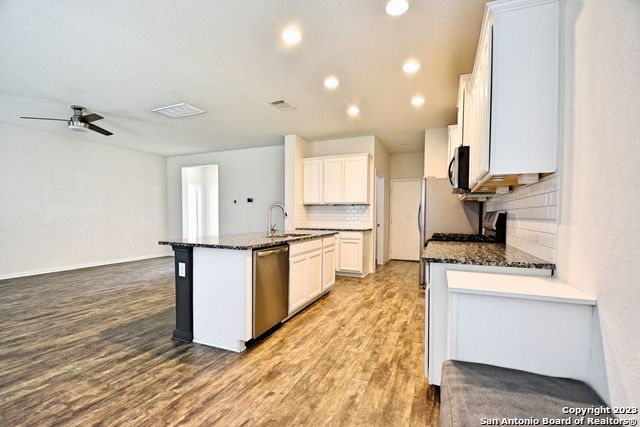 Listing photo id 16 for 588 Agave Flats Dr