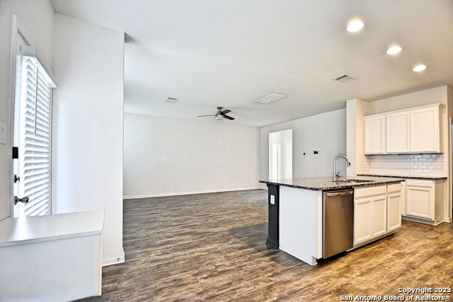 Listing photo id 17 for 588 Agave Flats Dr