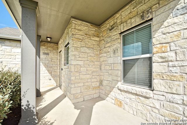 Listing photo id 2 for 588 Agave Flats Dr