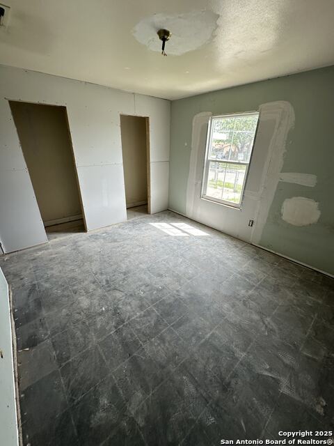 Image 6 of 8 For 8607 White Star