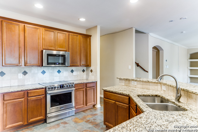 Listing photo id 8 for 15603 Luna Ridge