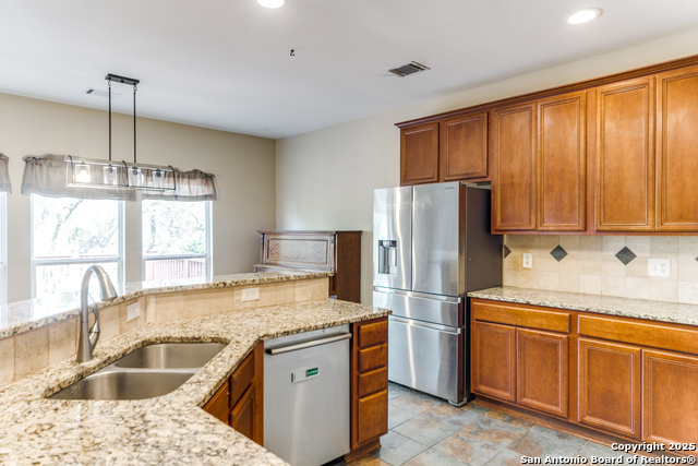 Listing photo id 9 for 15603 Luna Ridge