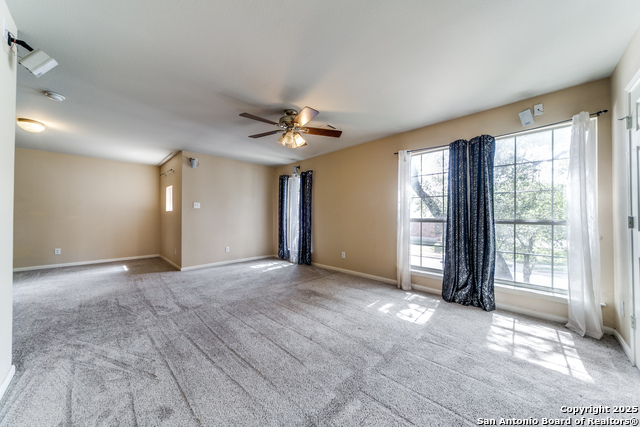 Listing photo id 13 for 15603 Luna Ridge