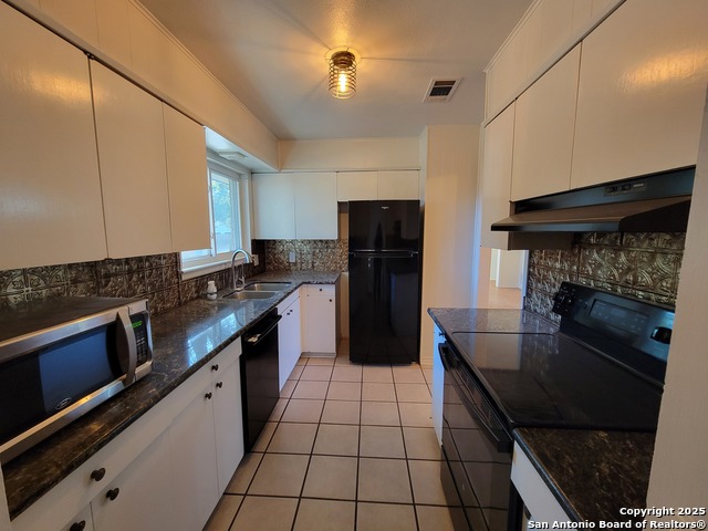 Listing photo id 1 for 10314 Willowick