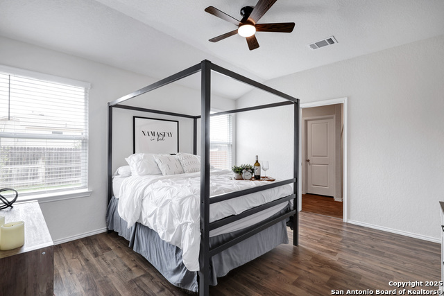 Listing photo id 12 for 3446 Angus Xing