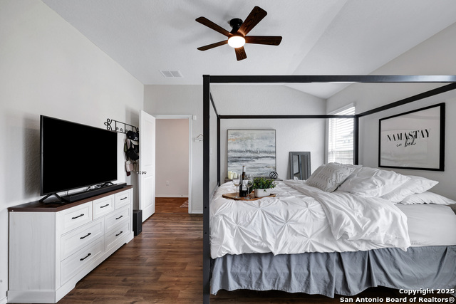 Listing photo id 14 for 3446 Angus Xing