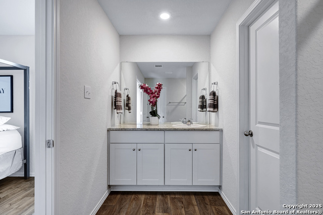 Listing photo id 17 for 3446 Angus Xing