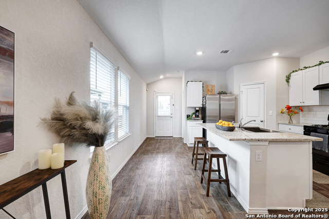 Listing photo id 6 for 3446 Angus Xing