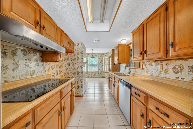 Image 9 of 40 For 4510 White Elm Woods