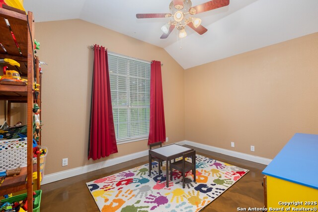 Image 22 of 51 For 313 Ridge Crest Dr