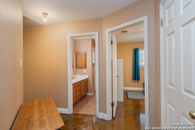 Image 26 of 51 For 313 Ridge Crest Dr