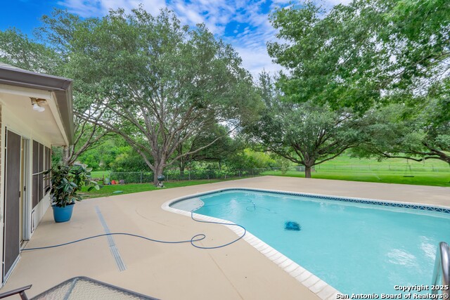 Image 38 of 51 For 313 Ridge Crest Dr