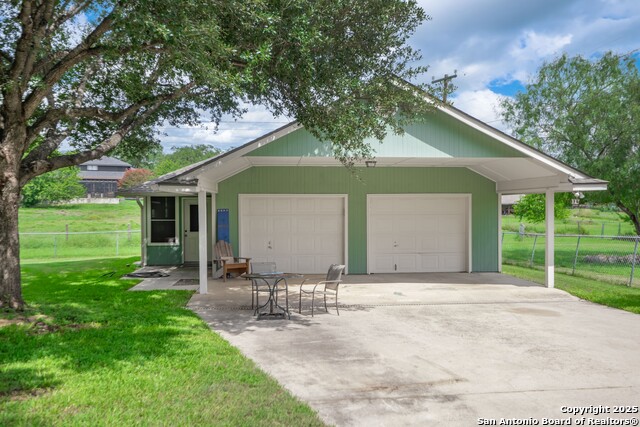Image 44 of 51 For 313 Ridge Crest Dr