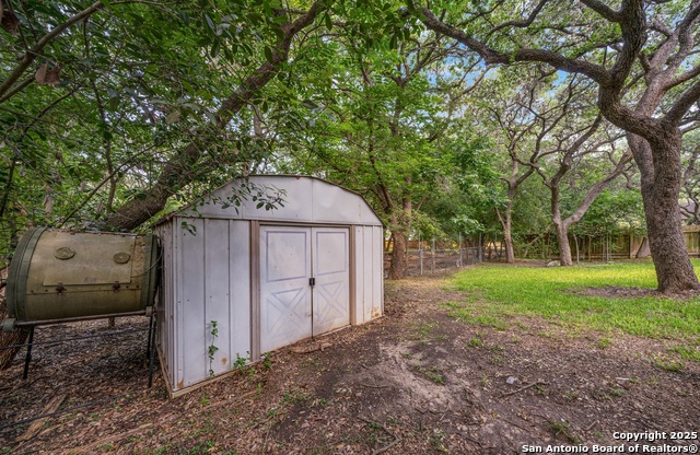 Image 26 of 27 For 16722 Lilly Crest
