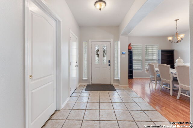 Image 4 of 43 For 1039 Maltese Ln