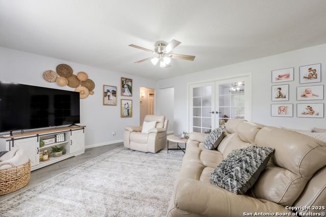 Listing photo id 8 for 606 Dorothy Jo