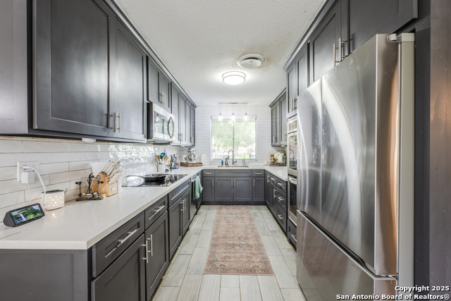 Listing photo id 10 for 606 Dorothy Jo