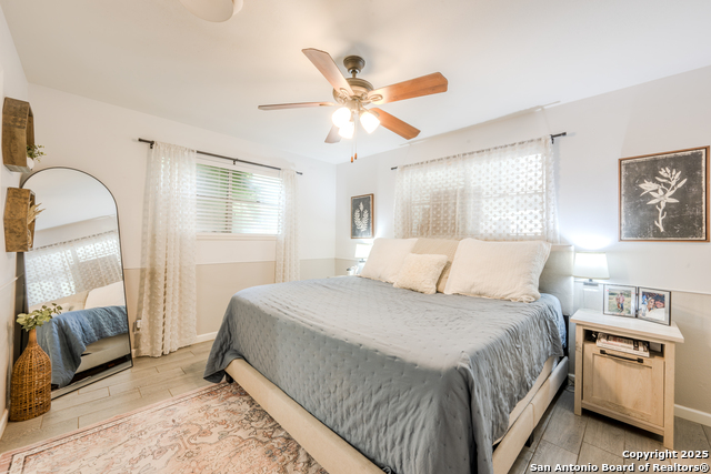Listing photo id 2 for 606 Dorothy Jo