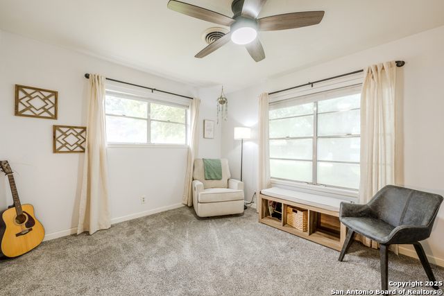 Listing photo id 6 for 606 Dorothy Jo