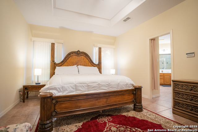 Image 21 of 28 For 6935 Hausman W