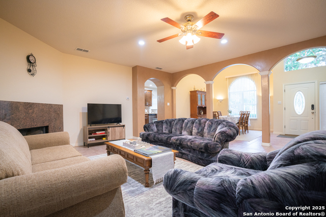 Image 5 of 28 For 6935 Hausman W