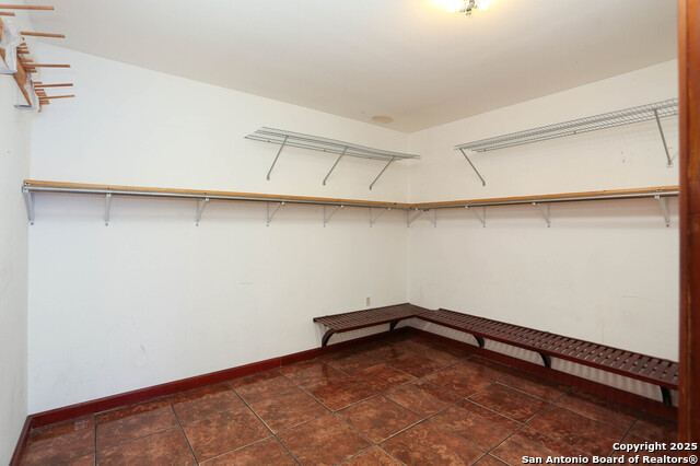 Listing photo id 13 for 10705 State Hwy 16 N