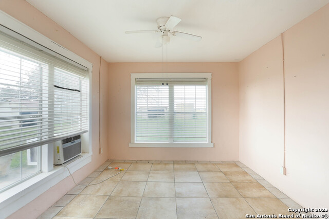 Listing photo id 20 for 10705 State Hwy 16 N