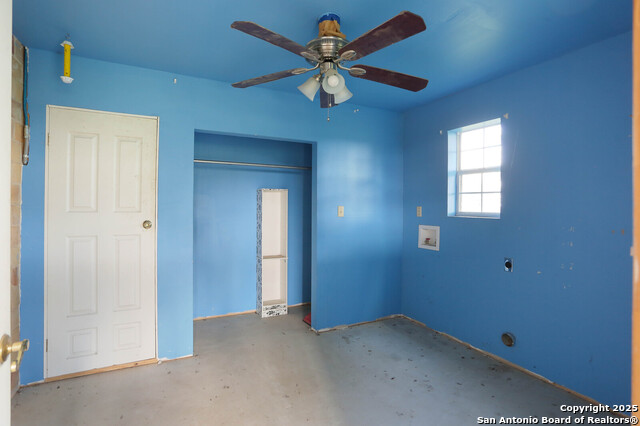 Listing photo id 22 for 10705 State Hwy 16 N