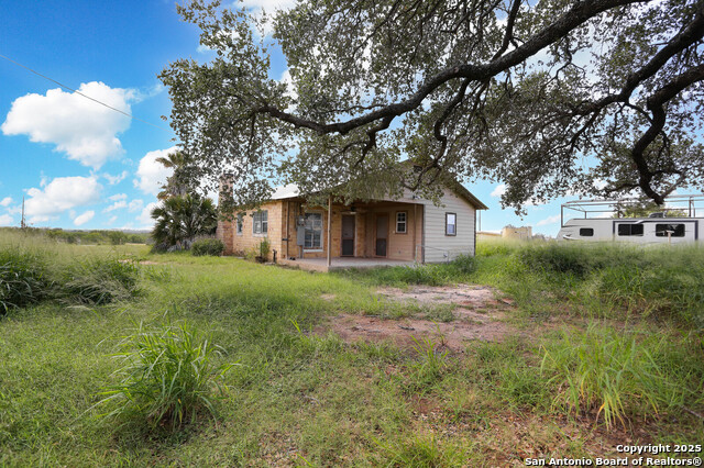 Listing photo id 24 for 10705 State Hwy 16 N