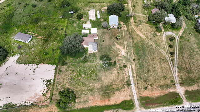 Listing photo id 25 for 10705 State Hwy 16 N