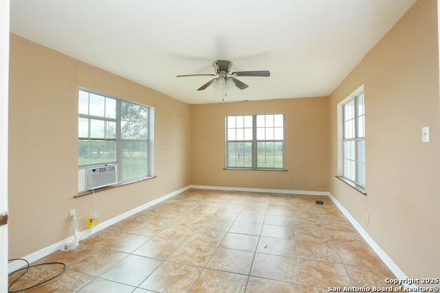 Listing photo id 5 for 10705 State Hwy 16 N